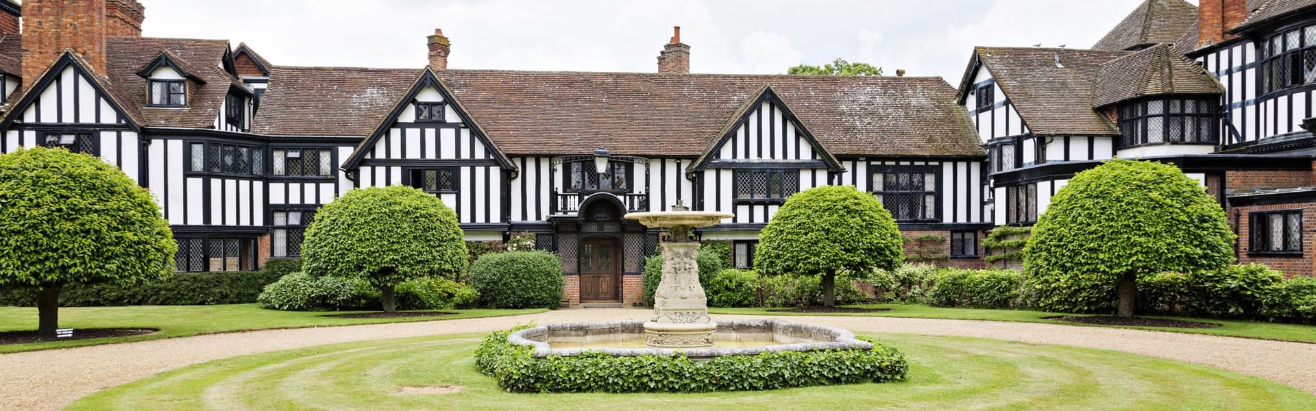 Ascott House visitor entrance courtyard